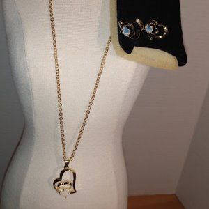 Gold tone heart chain necklace & earring set.